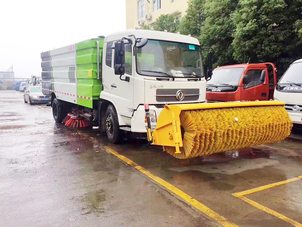 东风天锦道路除雪扫地车